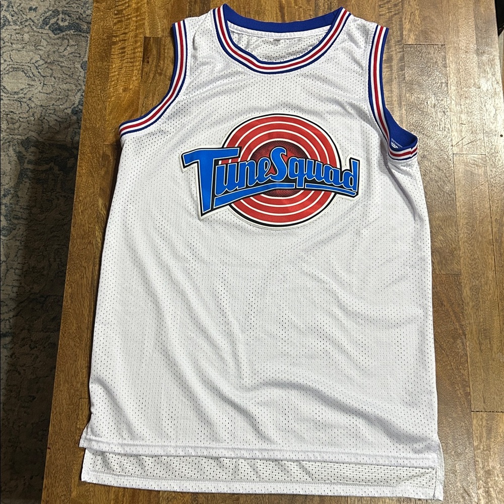 Space Jam Tune Squad Basketball Jersey (Bugs Bunny, Medium) - Picture 4 of 5
